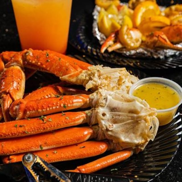 Snow Krab & Shrimp Platter.